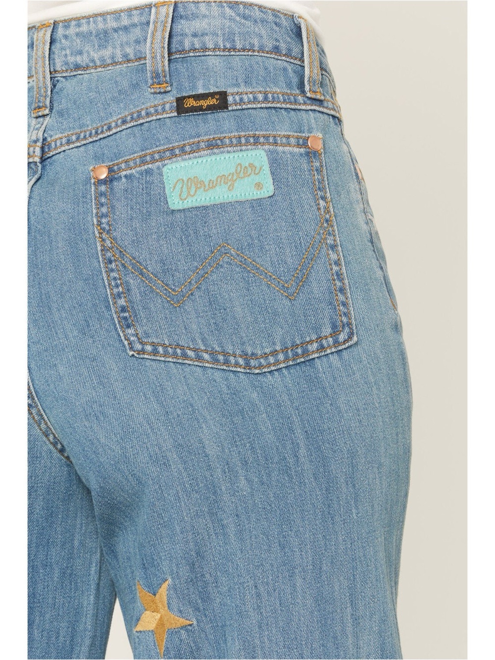 Like New Wrangler X Lainey Wilson High Rise Jeans - Picture 4 of 9